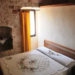 Il Trullo E Il Fortino *